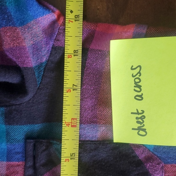 Noisy May perfectly worn in multicolored flannel button up - Picture 11 of 12